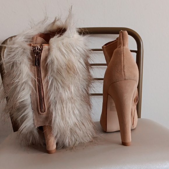 Victoria's Secret Colin Stuart Removable Fur Boots - Picture 2 of 6